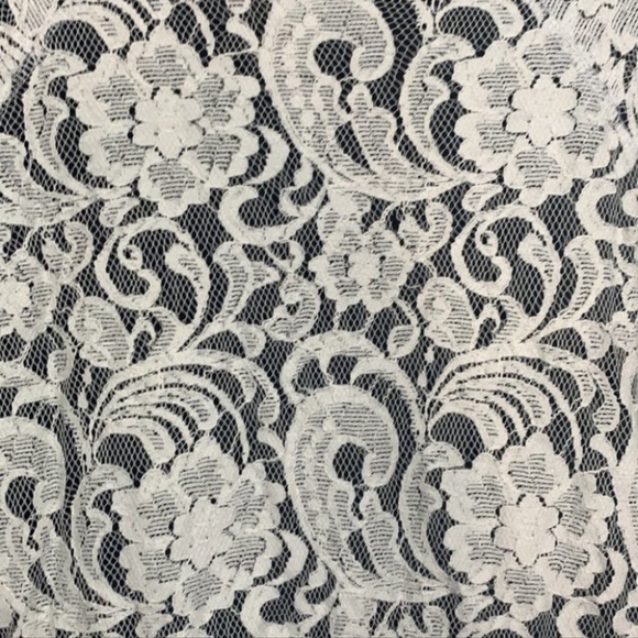 3/$30 Olivia Moon super soft 3/4 sleeve lace crochet front top - Picture 3 of 7